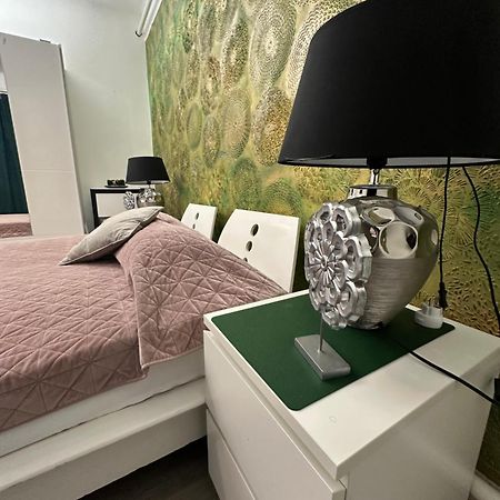 Airport17 B&B Vecses Ngoại thất bức ảnh