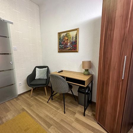 Airport17 B&B Vecses Ngoại thất bức ảnh