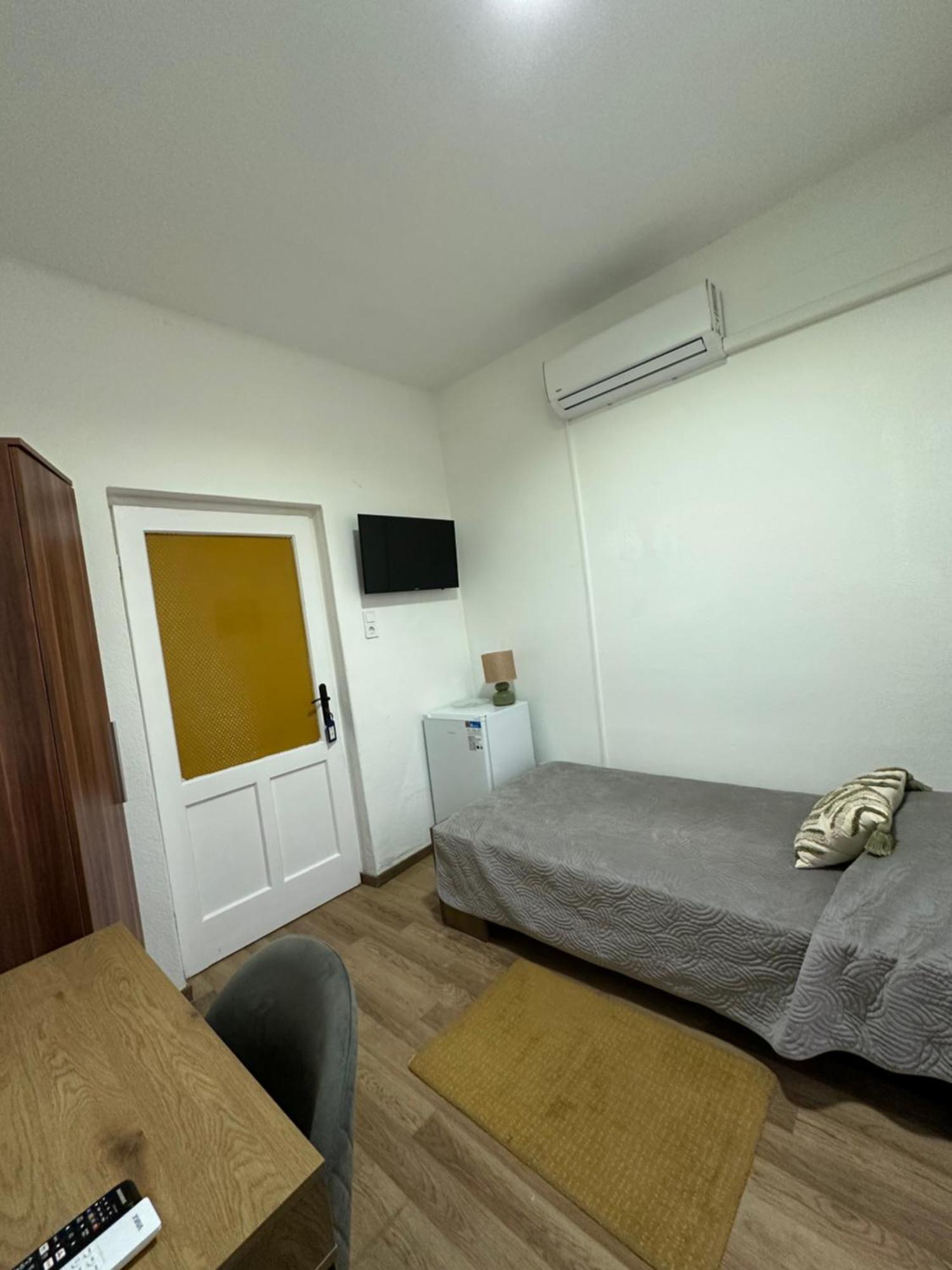 Airport17 B&B Vecses Ngoại thất bức ảnh