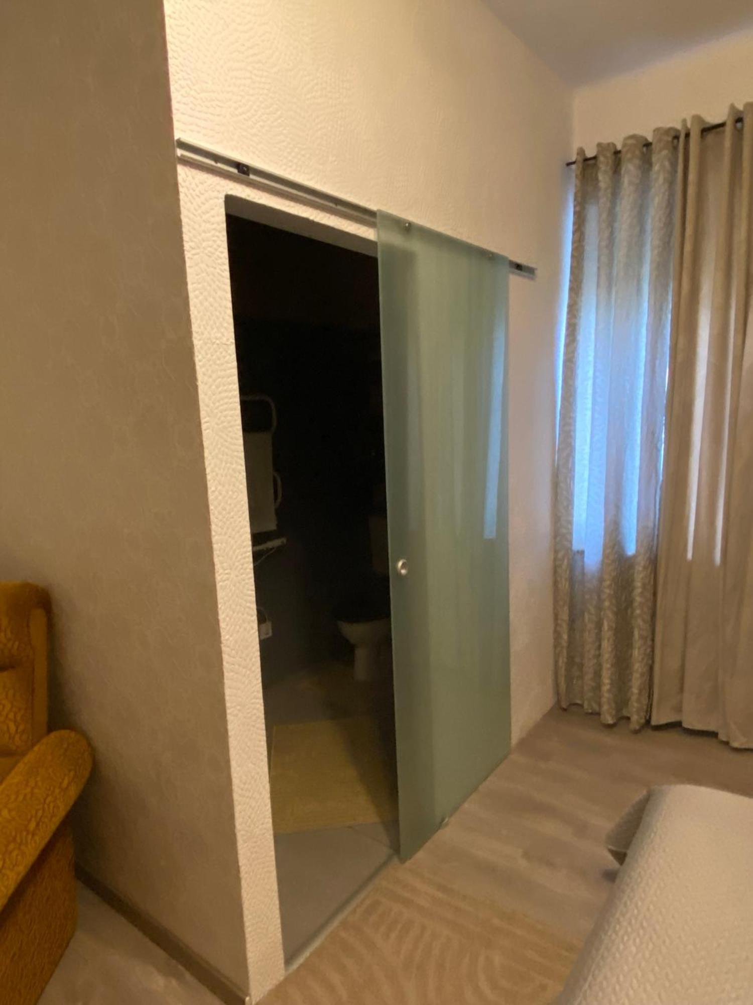 Airport17 B&B Vecses Ngoại thất bức ảnh