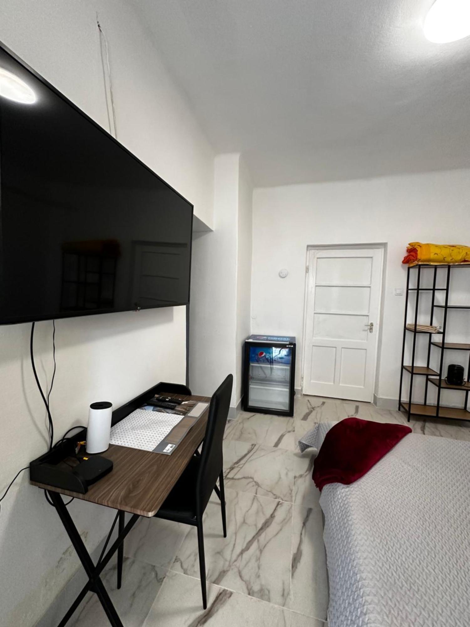 Airport17 B&B Vecses Ngoại thất bức ảnh