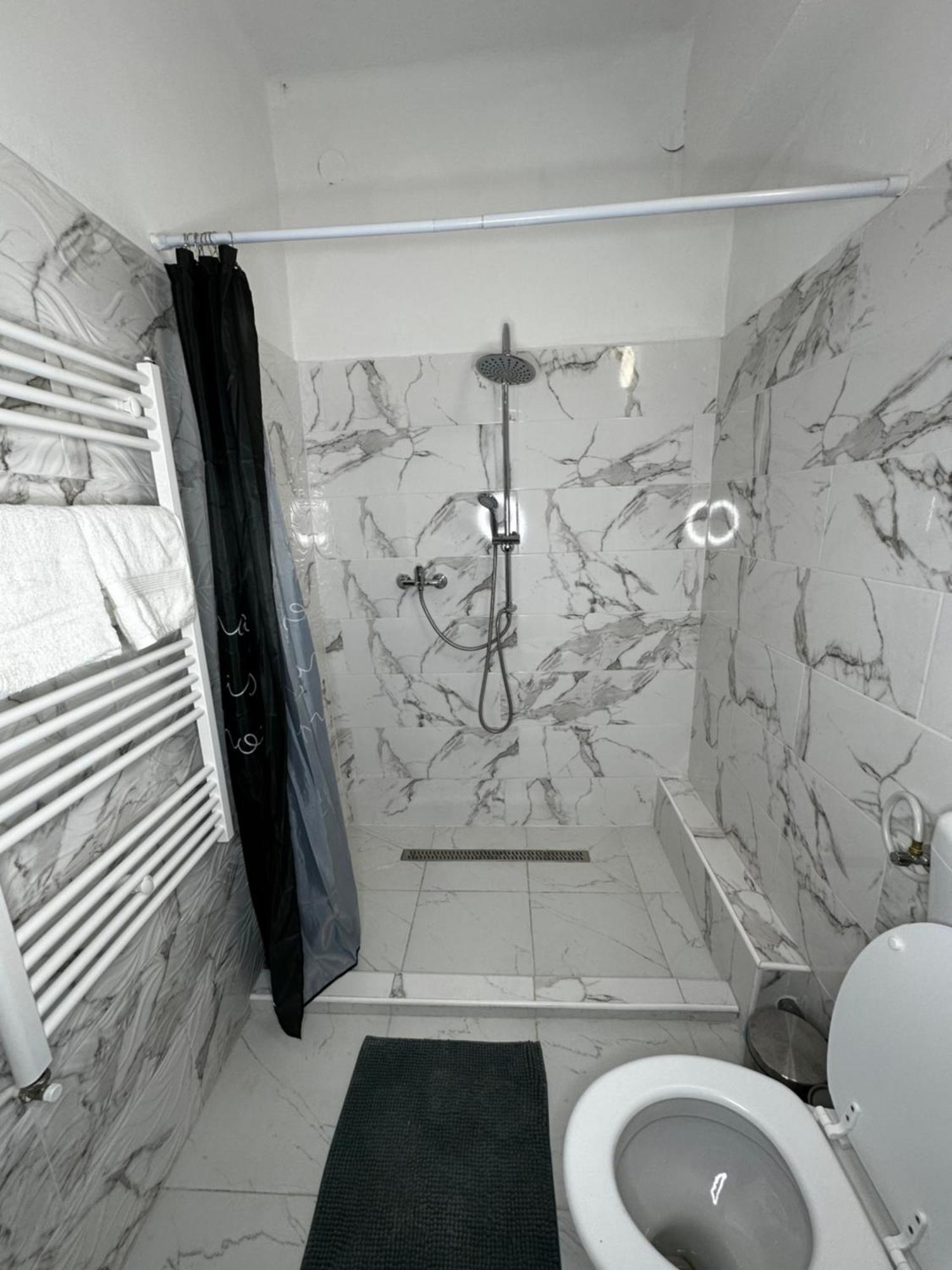 Airport17 B&B Vecses Ngoại thất bức ảnh