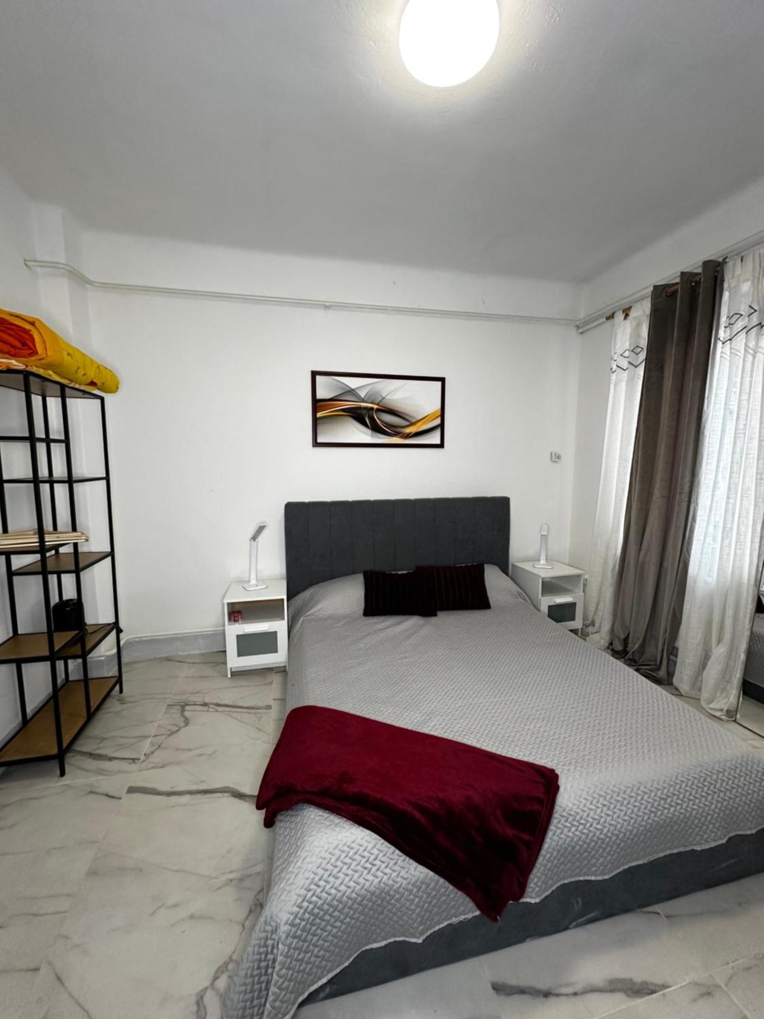 Airport17 B&B Vecses Ngoại thất bức ảnh