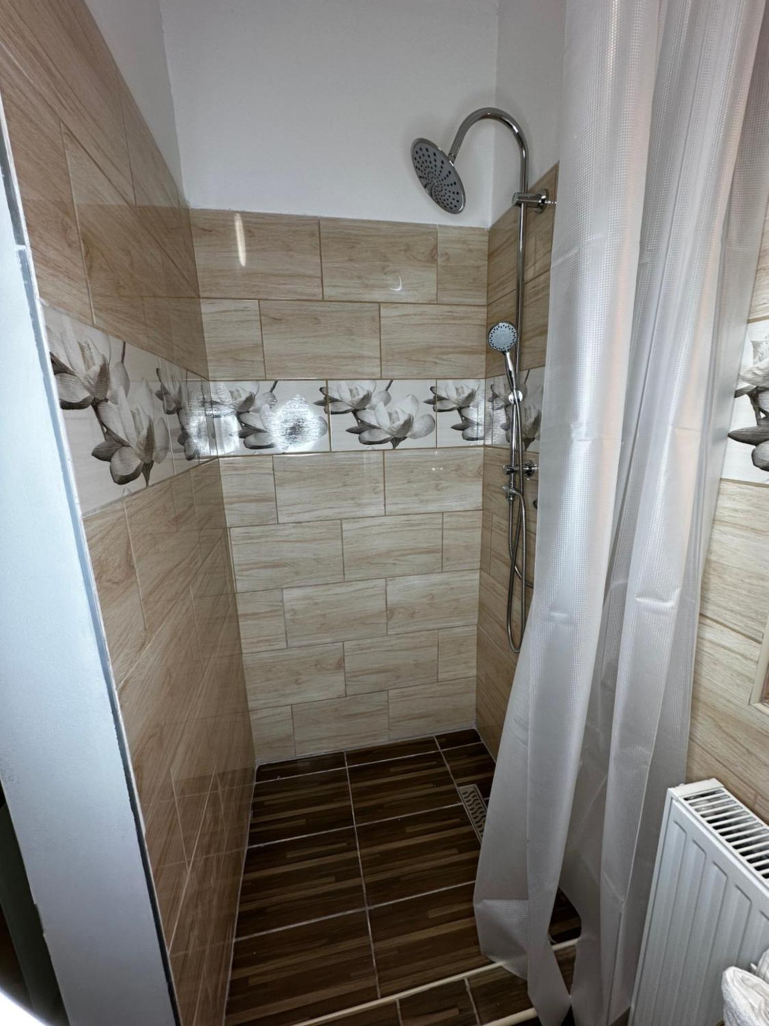 Airport17 B&B Vecses Ngoại thất bức ảnh